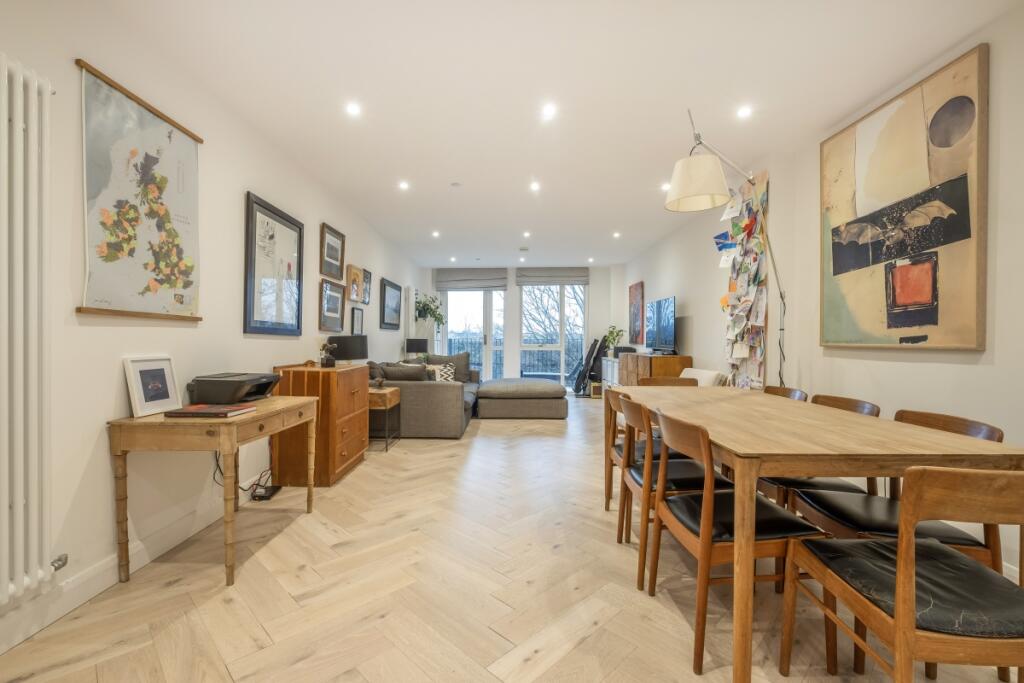 Apartment in London - View 5