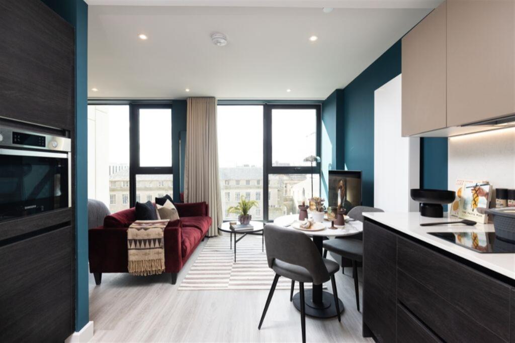 Main image of property: 50 Holland Street, Glasgow, G2 4BD