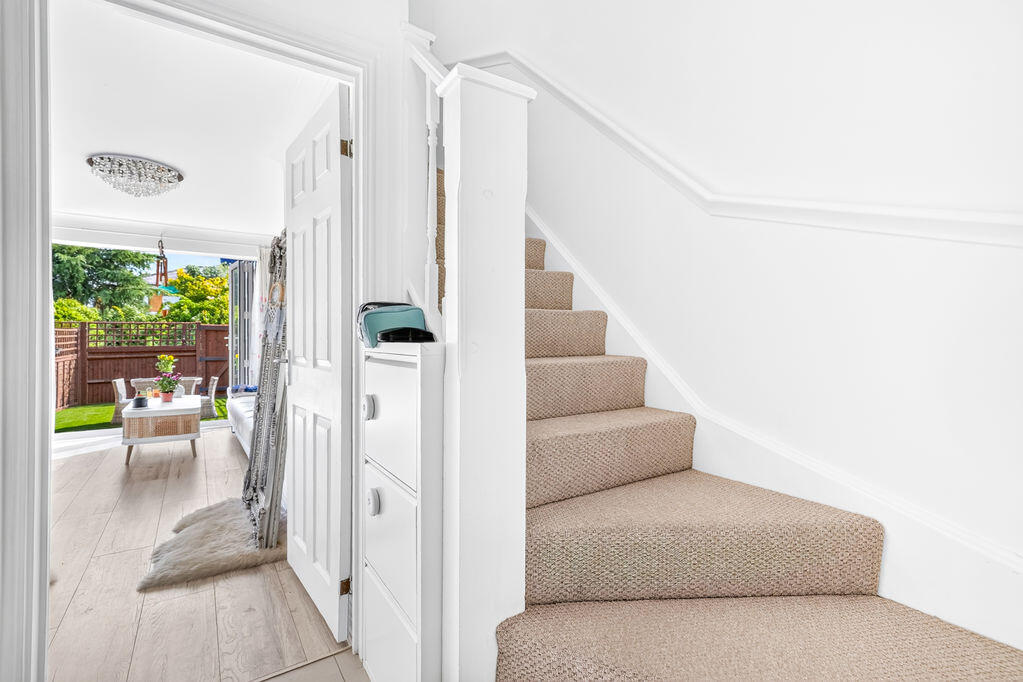 House in London - View 5