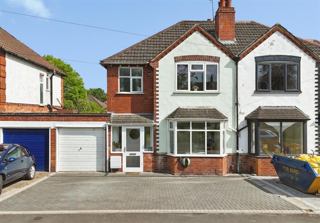 Main image of property: Cubbington Road, Leamington Spa