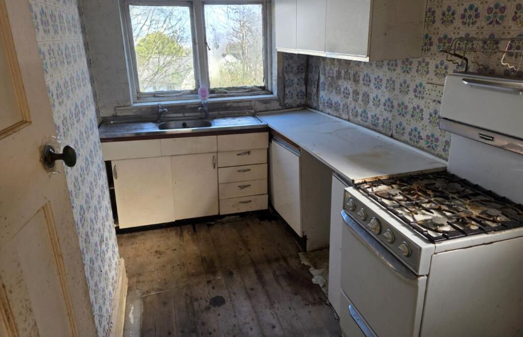 Additional image 2 of 6 Windermere Road, Bradford, West Yorkshire, BD7 4RQ