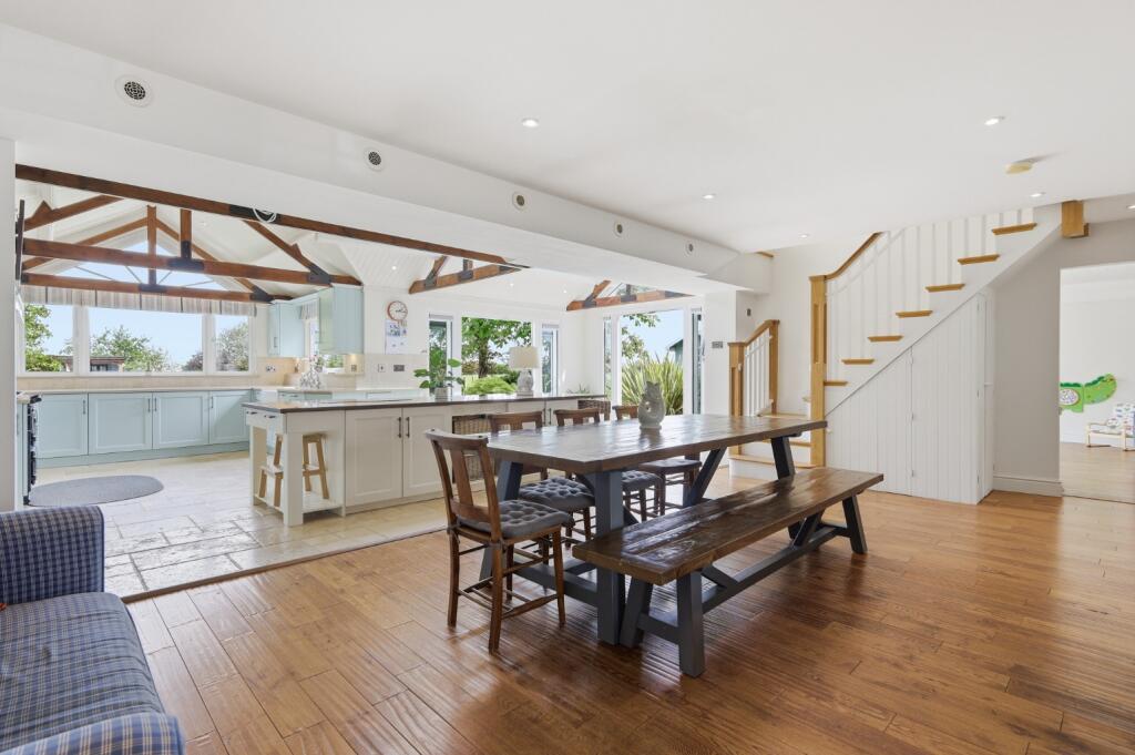 House in Maldon, North Fambridge - More
