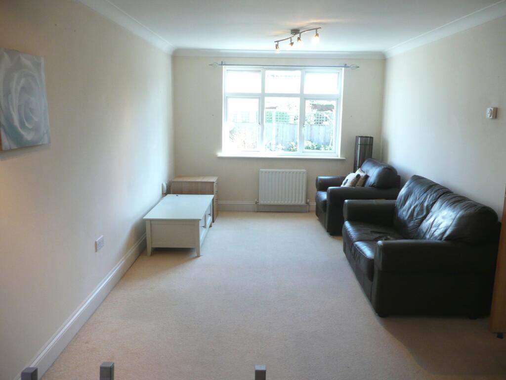Apartment in London, Royal Borough of Kingston upon Thames - View 3