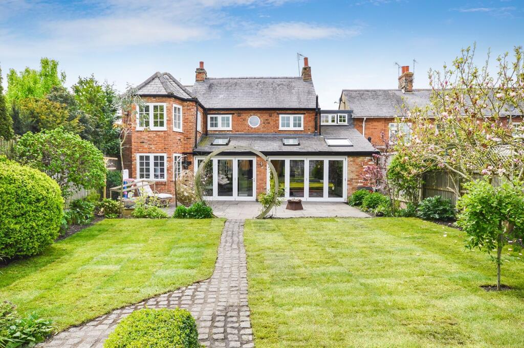 House in Aston Clinton, Buckinghamshire - View 3