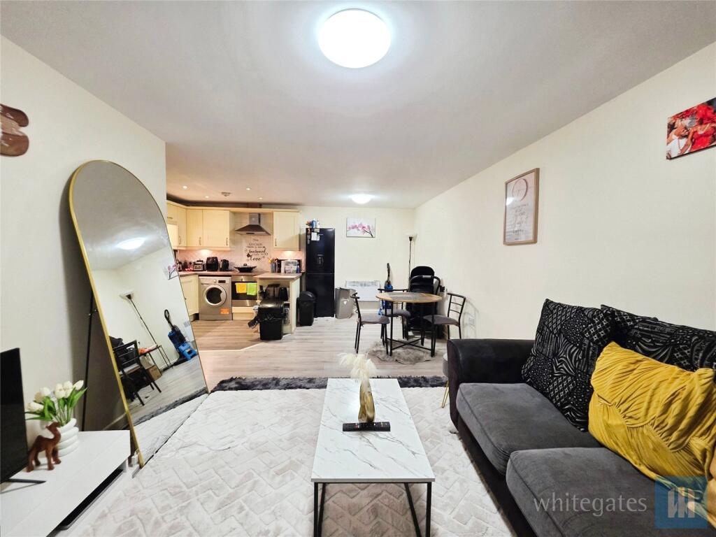 Apartment in Kirklees, West Yorkshire - View 2