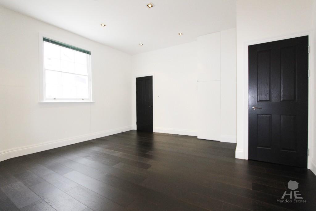 3 bedroom mews property for rent