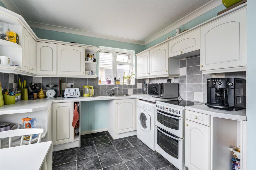 Apartment in Worthing, West Worthing - View 5