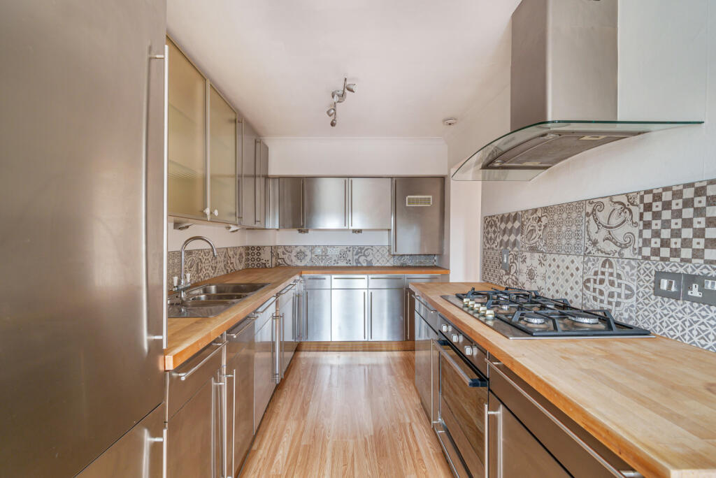 26 Guildown Road, Guildford, GU2 photo 3