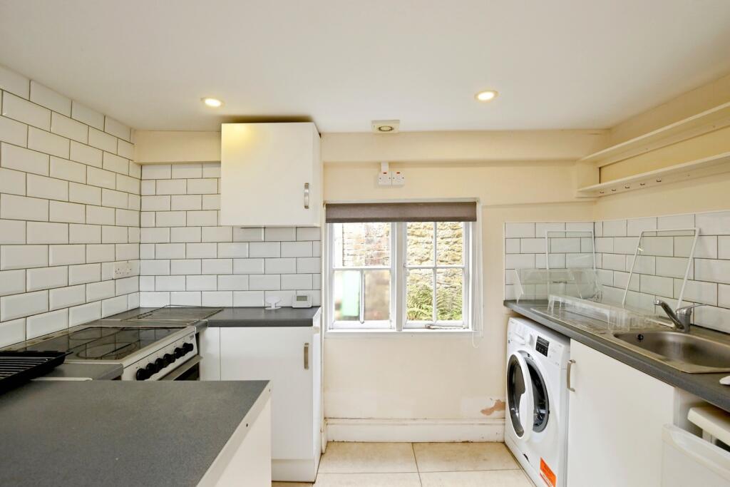 House in Chichester, Midhurst - View 5