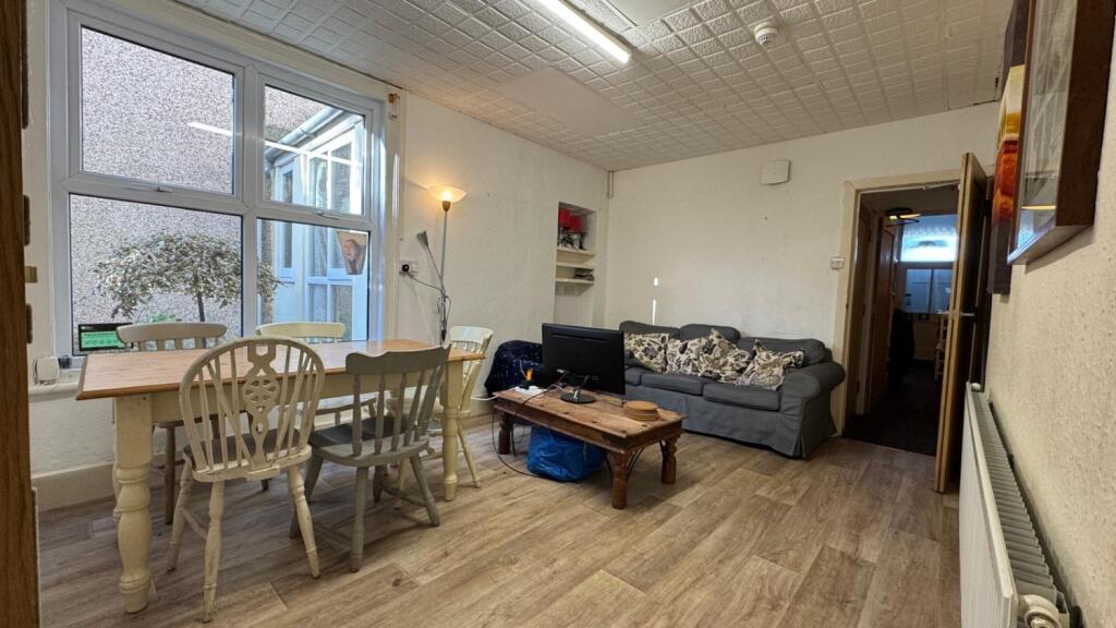 4 bedroom terraced house for rent
