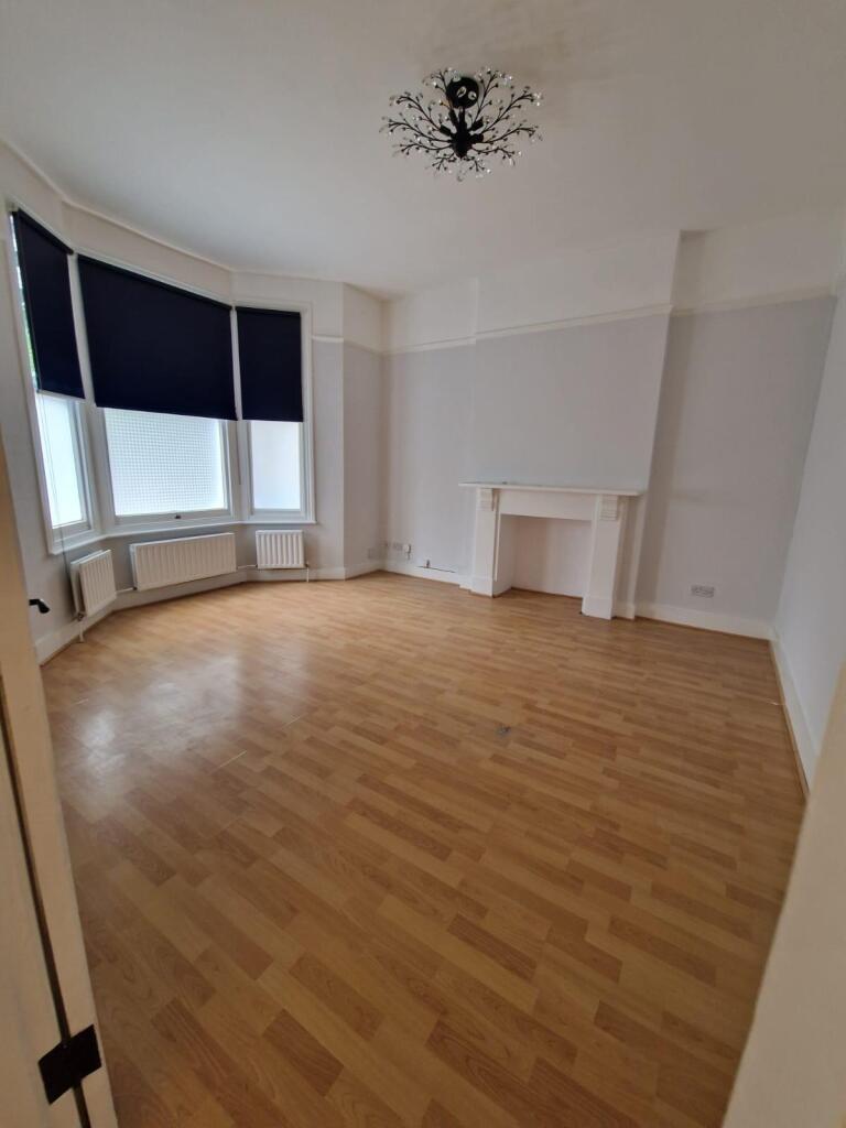 House in London - View 5