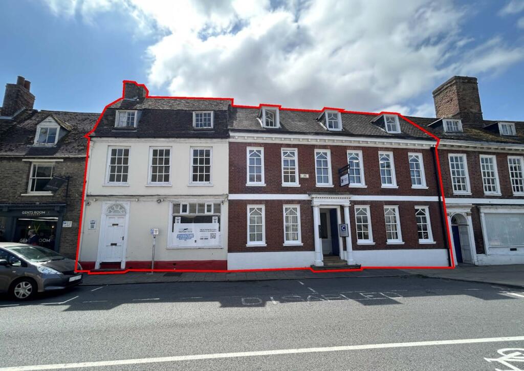 Main image of property: 27/28 High Street, Huntingdon, PE29 3TH