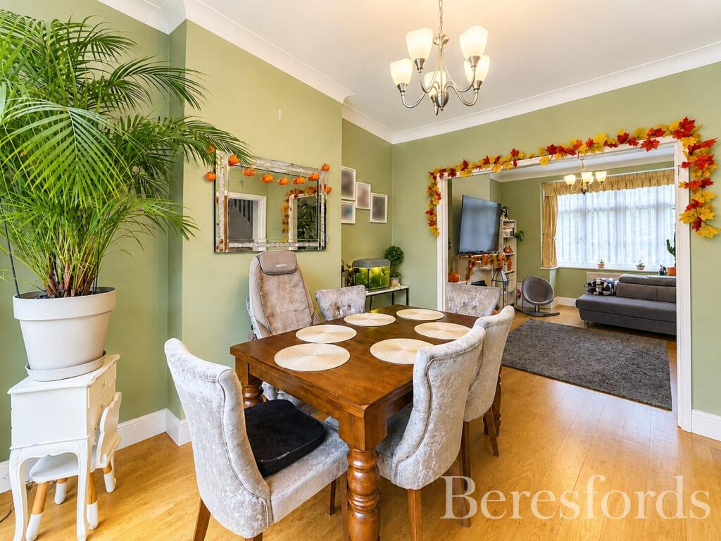 House in London - View 5