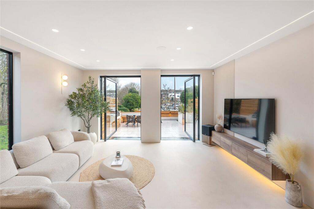 Main image of property: Chiswick Quay, London, W4