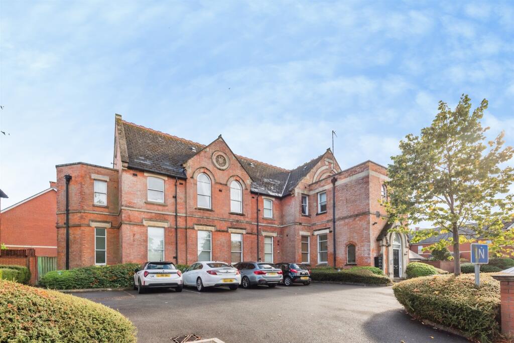 Apartment in Swindon - View 2