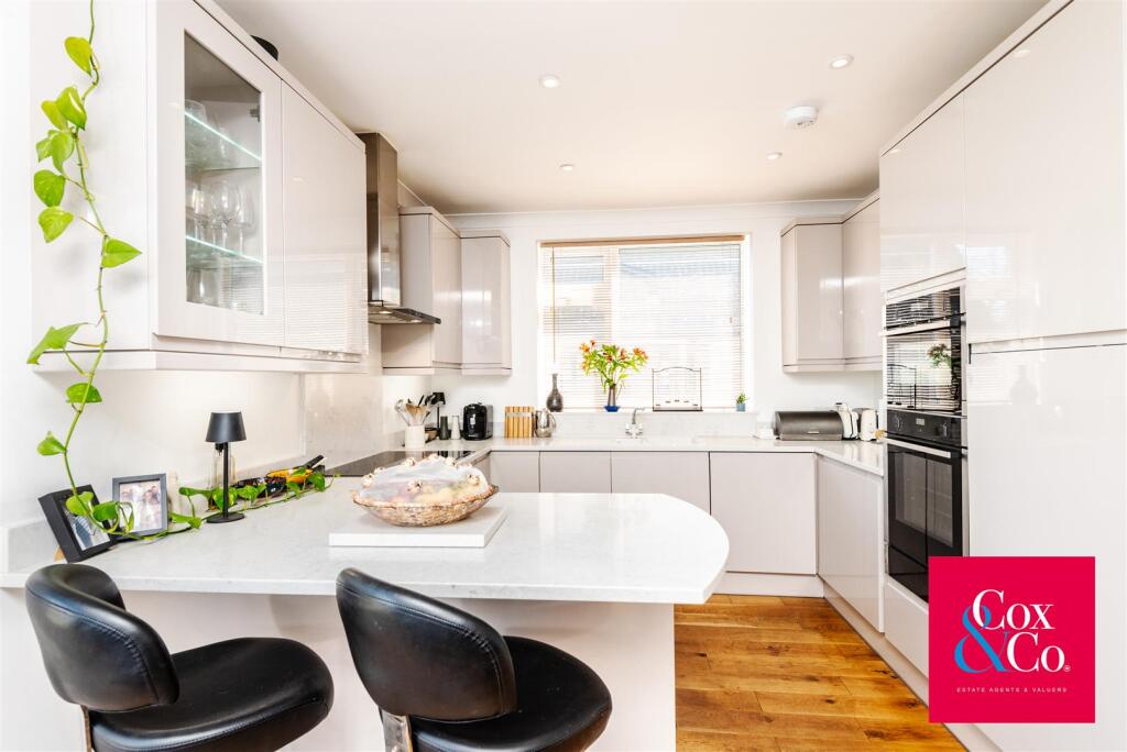 House in Hove, West Blatchington - View 2