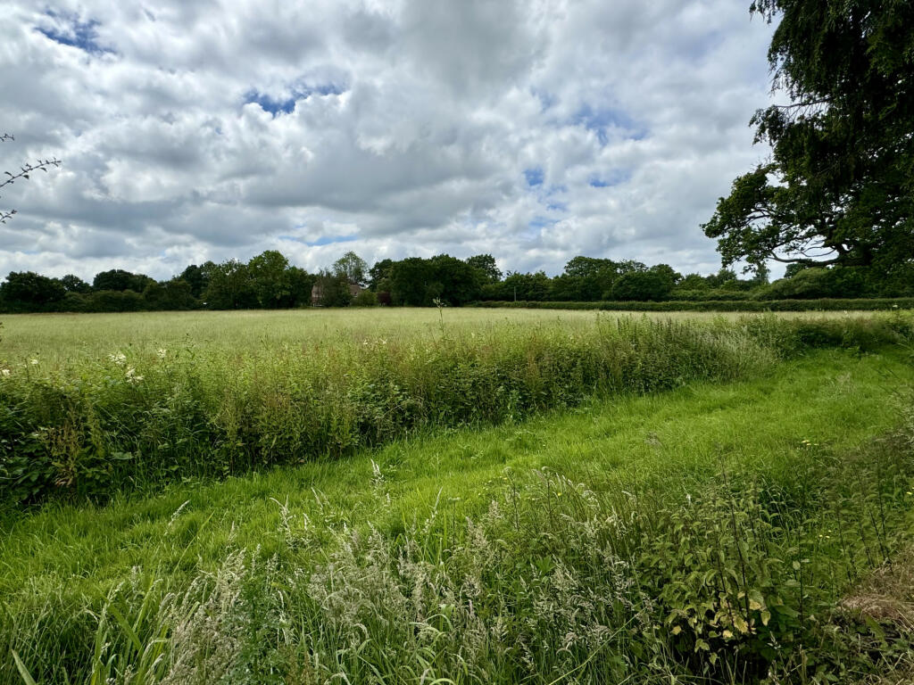 Edenbridge, Kent, TN8 photo 2