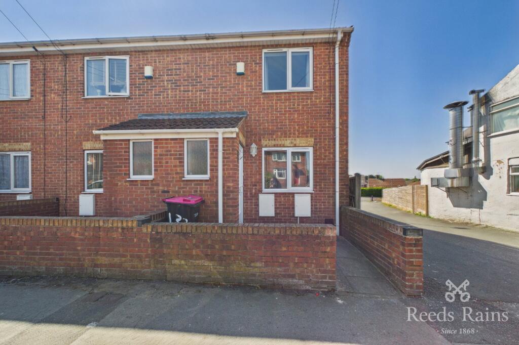 Main image of property: Doe Quarry Lane, Dinnington, Sheffield, South Yorkshire, S25