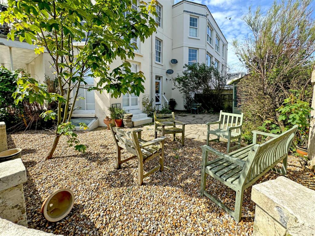 South Terrace, Littlehampton photo 2
