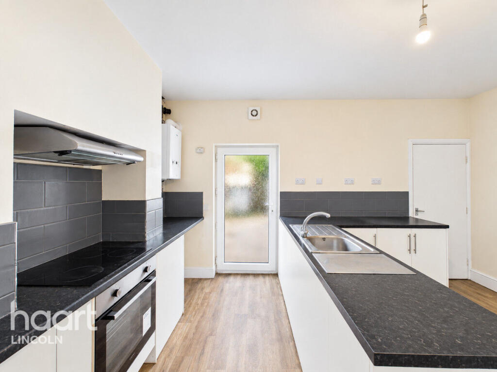 House in Lincoln - View 3