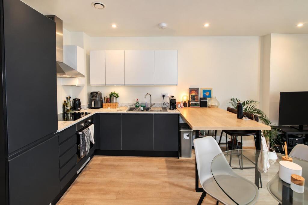 Apartment in Manchester - View 5