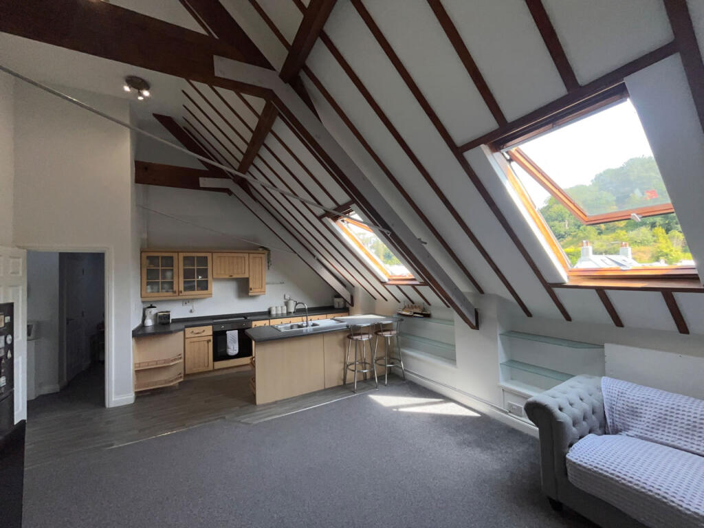 Apartment in Torquay - View 2