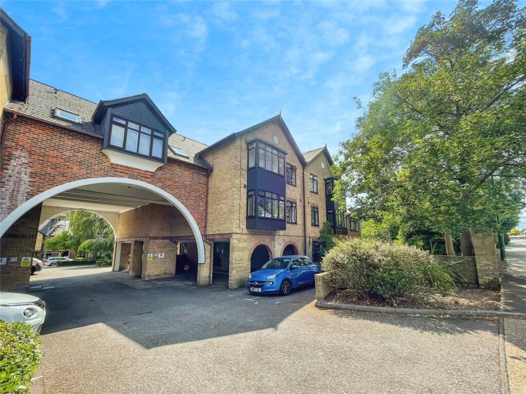 Main image of property: Erith Road, Belvedere, DA17