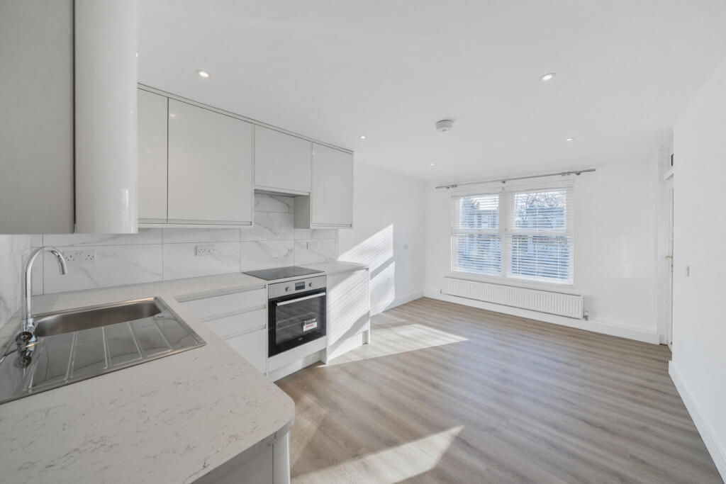 Main image of property: Hope Close, London, SE12