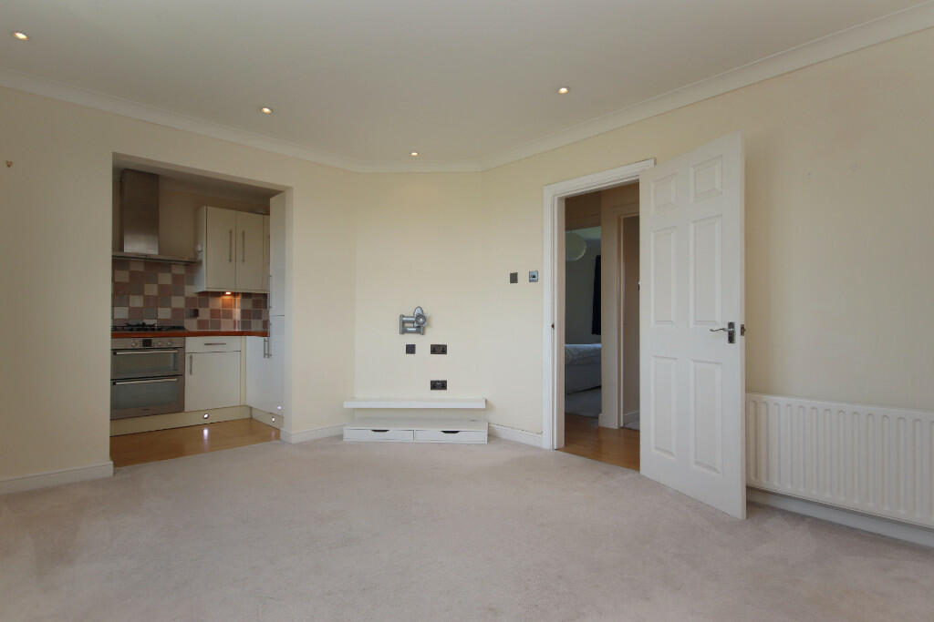 Apartment in Southampton - View 4