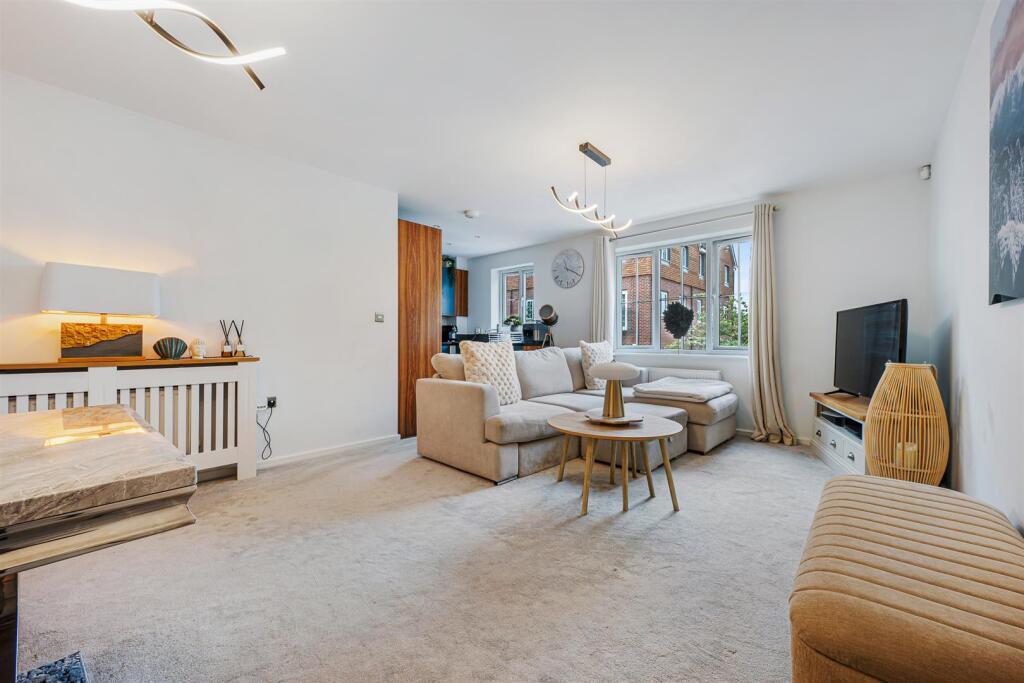 Chaise Meadow, Lymm photo 3
