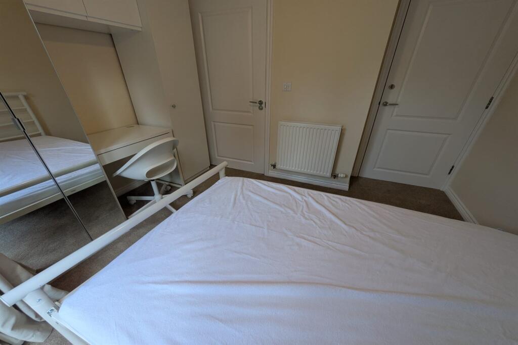 1 bedroom house share for rent