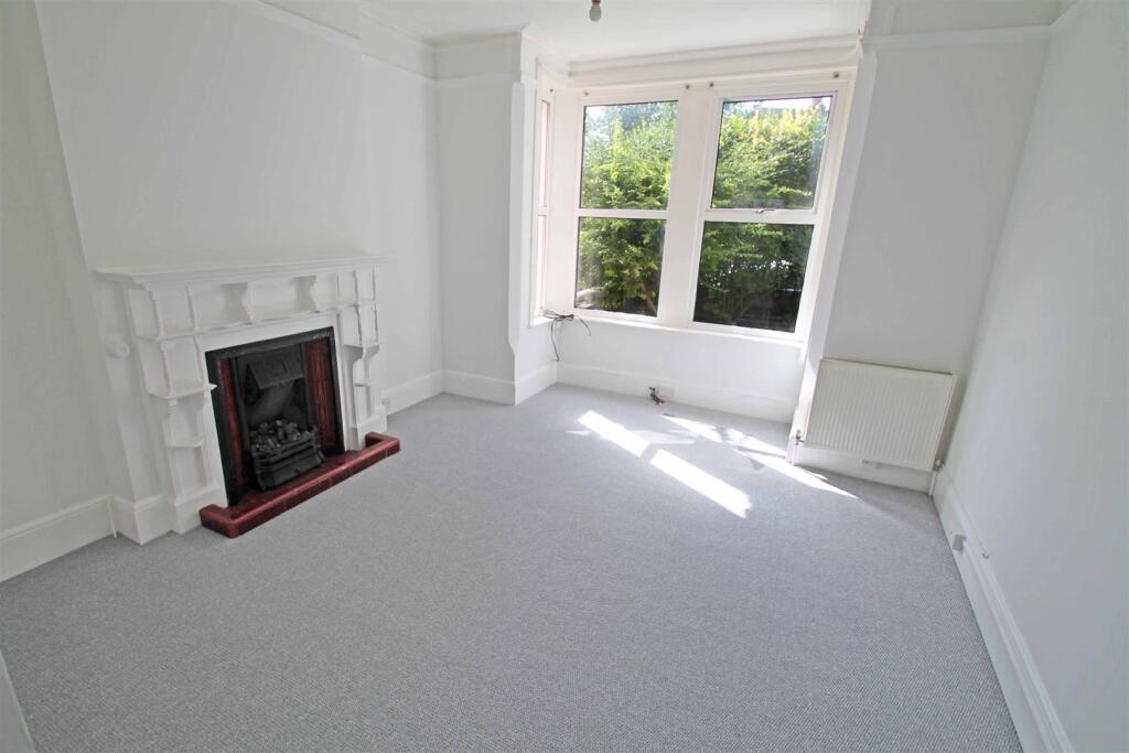 Apartment in Worthing, West Worthing - View 2