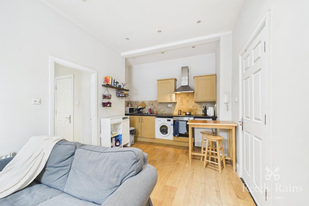Apartment in Sheffield, Broomhill - View 3