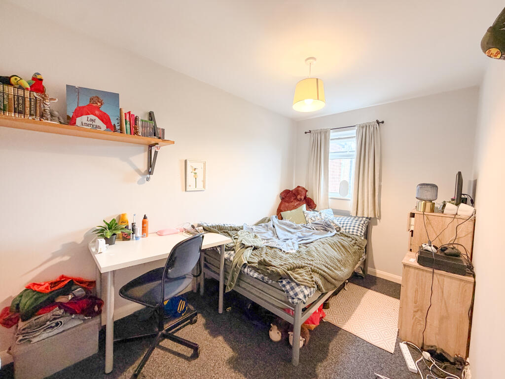 House in Sheffield, Broomhill - More