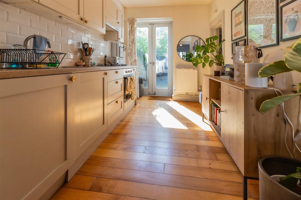 Apartment in Cardiff - View 3