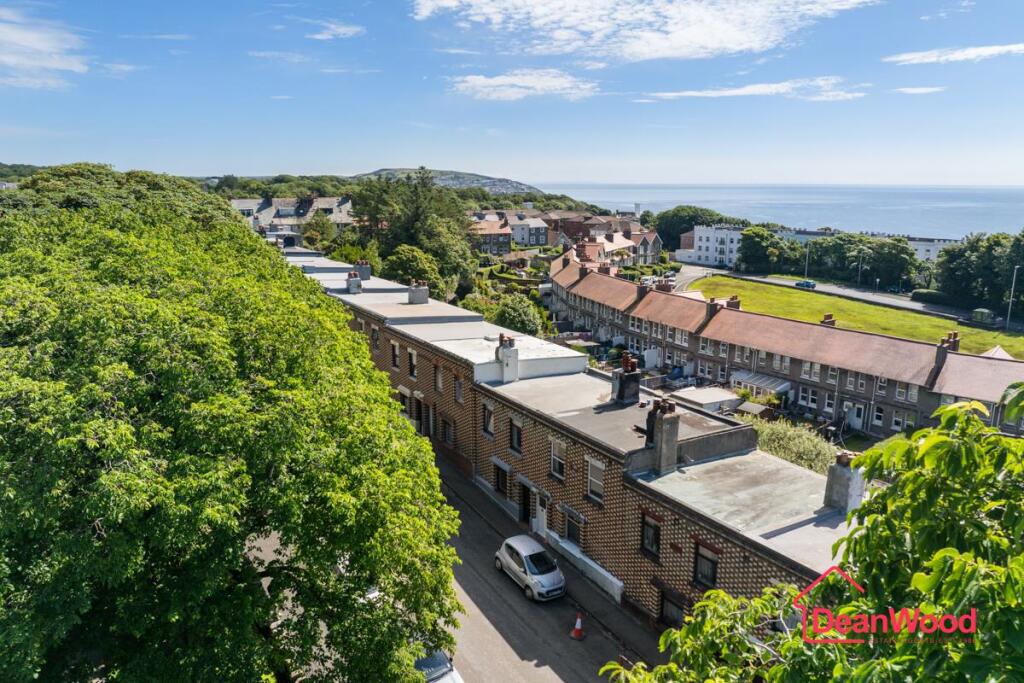 12 Upper Dukes Road, Douglas, Isle of Man photo 2