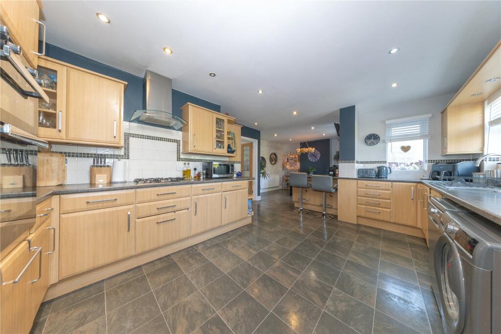 House in Luton - View 4