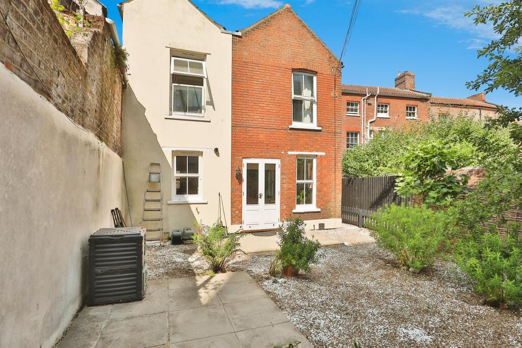 3-bed terraced on Parsonage Square, Norwich, £375,000