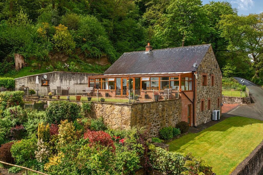 Main image of property: Maes y Derwen, Meifod, SY22 6DF