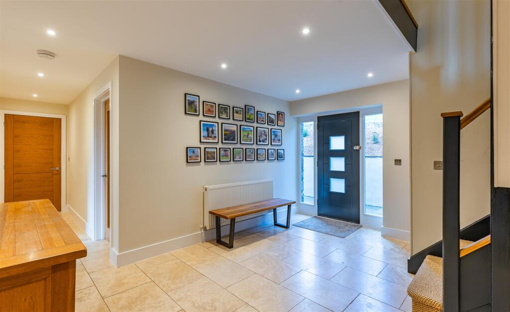 Springbank Close, Bwlch, Brecon photo 2