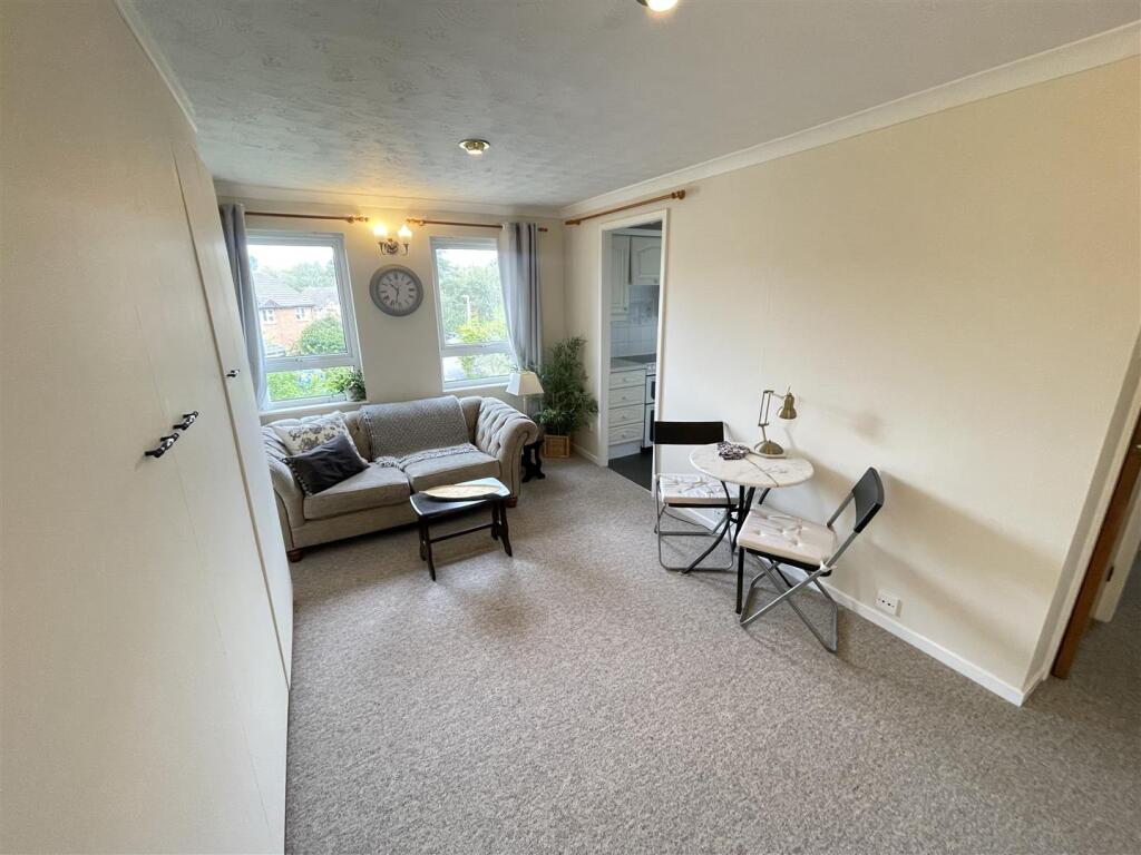 Apartment in Salisbury - View 3