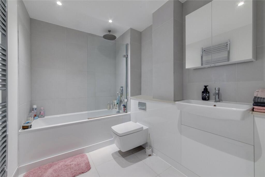 Apartment in London - View 5