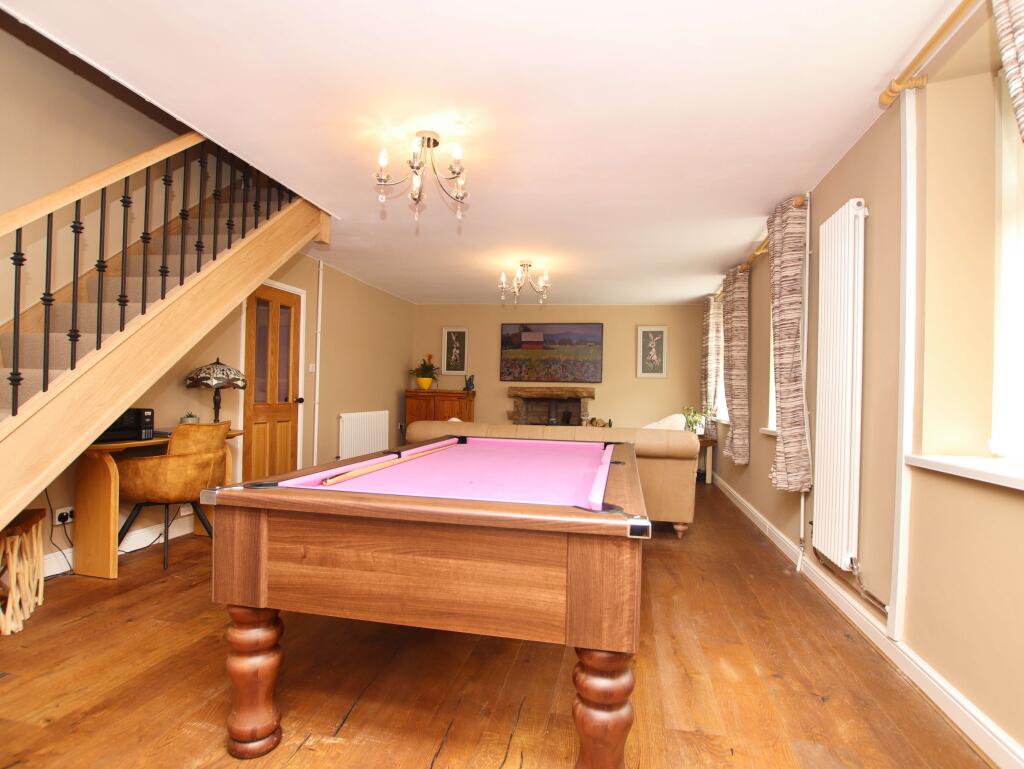 House in Tonypandy, Pen-y-graig - View 4