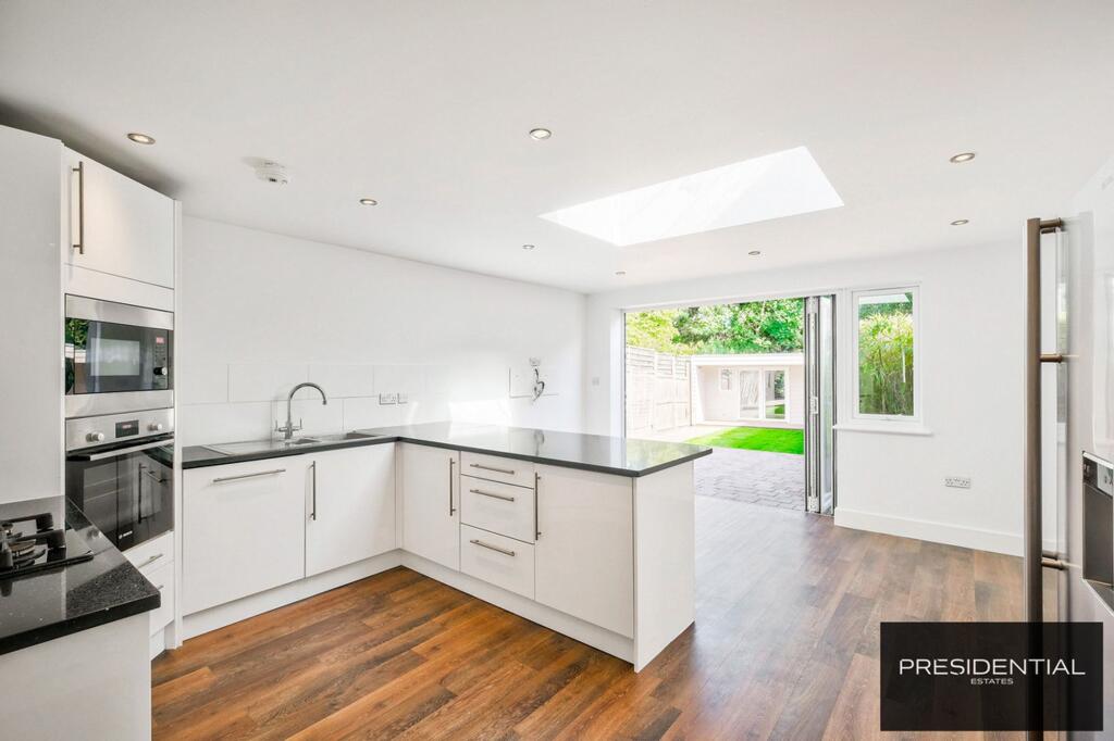 Main image of property: Forest Road, Loughton, IG10