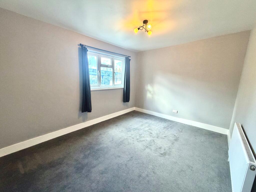Apartment in Ilford - View 5