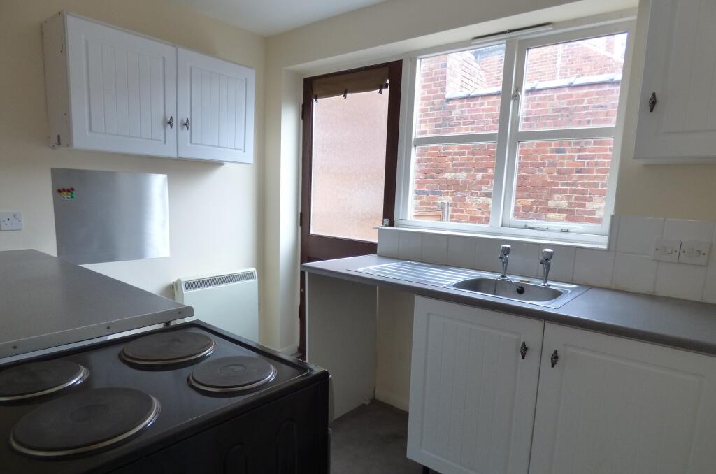 House in Lincoln - View 5