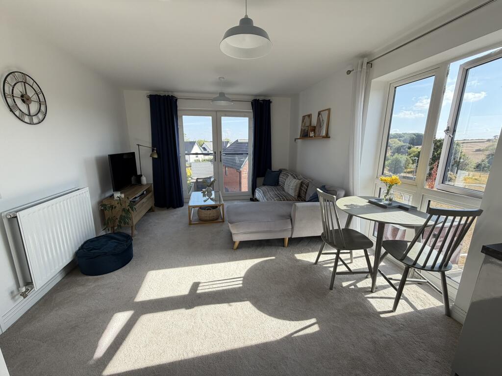Apartment in Northampton - More