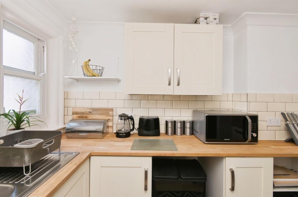 Apartment in Bexhill-on-Sea, Central - View 5