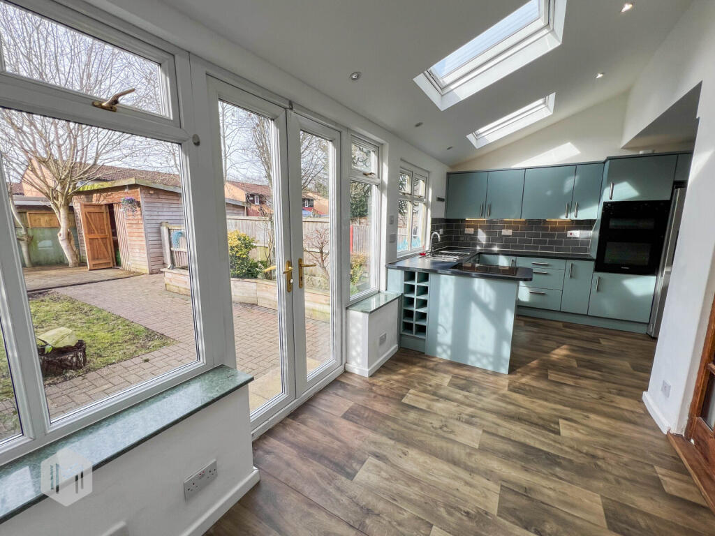 Lyster Close, Birchwood, Warrington, Cheshire, WA3 6QE - Mais