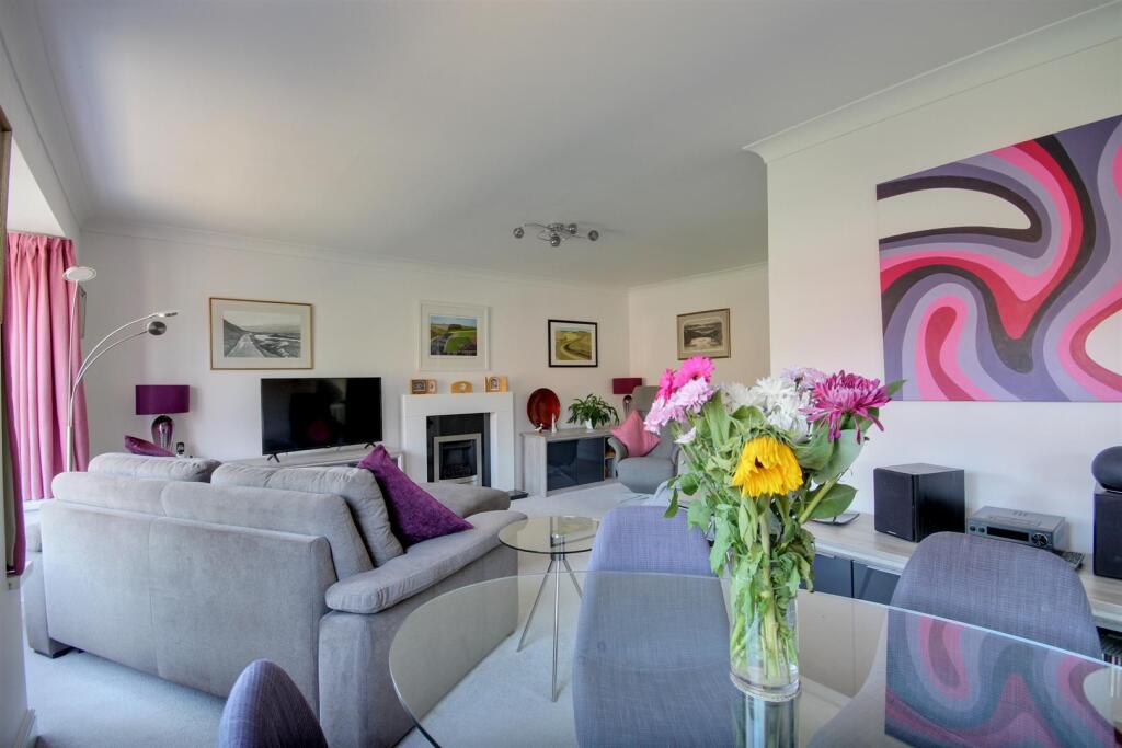 House in Hull - View 3